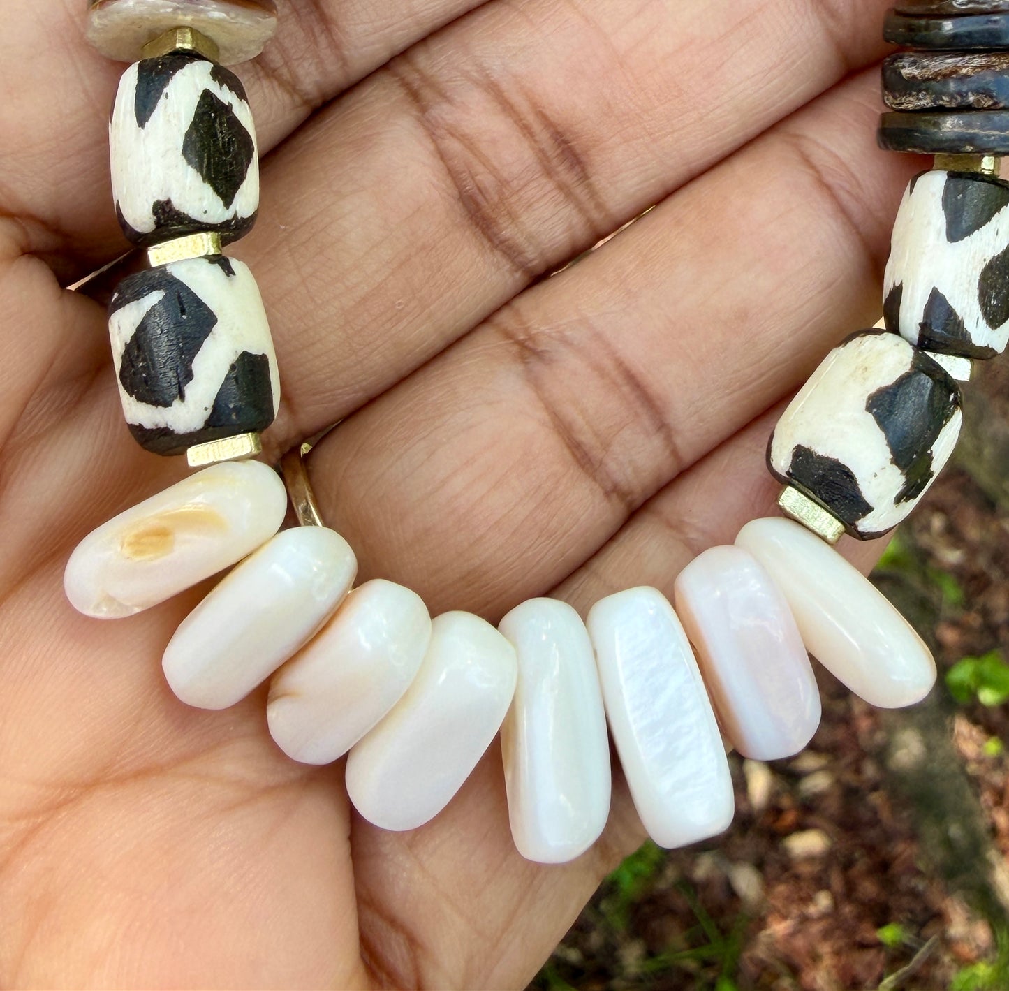 Natural Mussel Shell Bracelet – Batik Bone, Mottled Shell Heishi – Coastal Boho Stretch Jewelry
