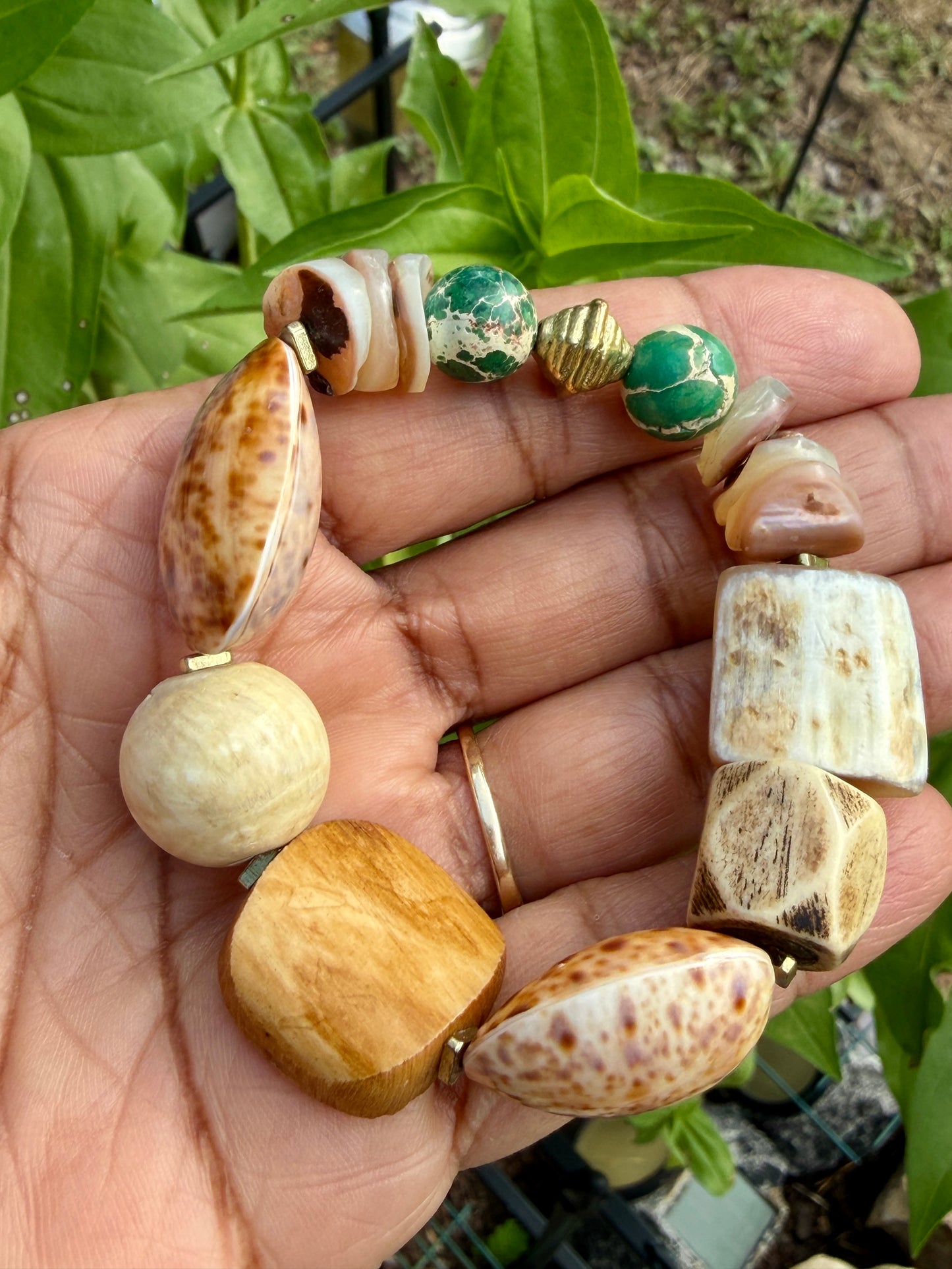 Beige Decorative Shell Beads Bracelet: Naga Conch Shell, Bone & Brass