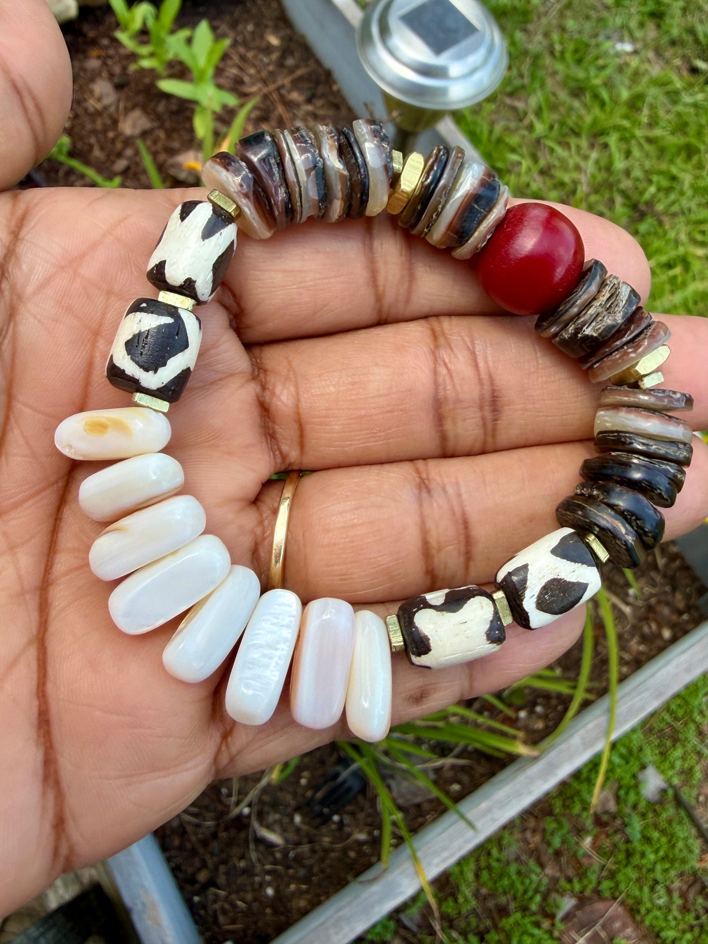 Natural Mussel Shell Bracelet – Batik Bone, Mottled Shell Heishi – Coastal Boho Stretch Jewelry