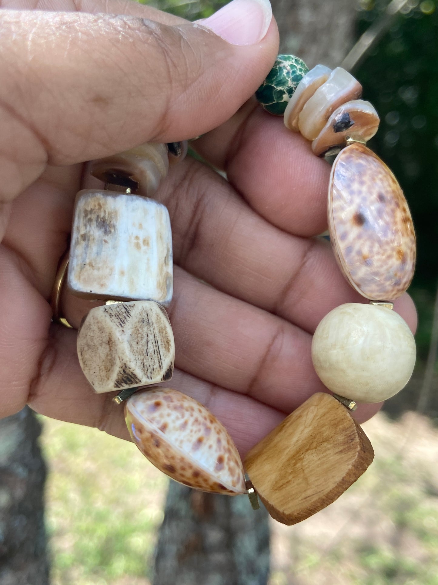 Beige Decorative Shell Beads Bracelet: Naga Conch Shell, Bone & Brass